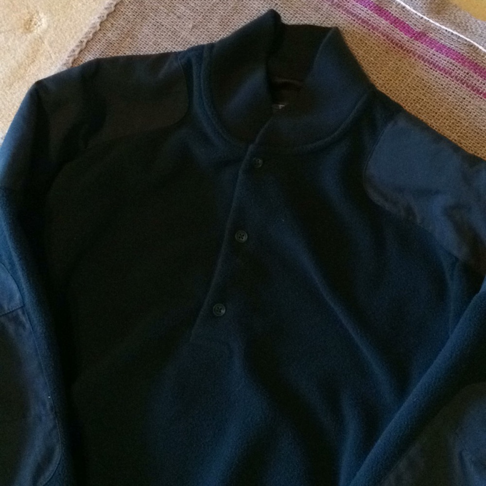 Cabelas Henley Fleece. Like New. Small
